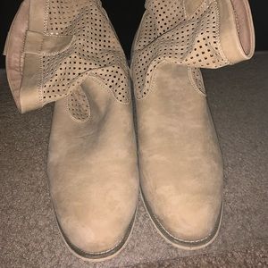 NEVER WORN! Super cute tan booties